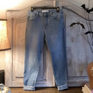 KanCan size 28 Jean